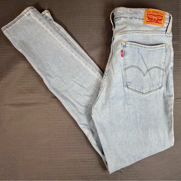 Levi's Denim - Levi’s 721 High Rise Skinny Jeans Light Wash Size 30 x 32 | Stretch Denim